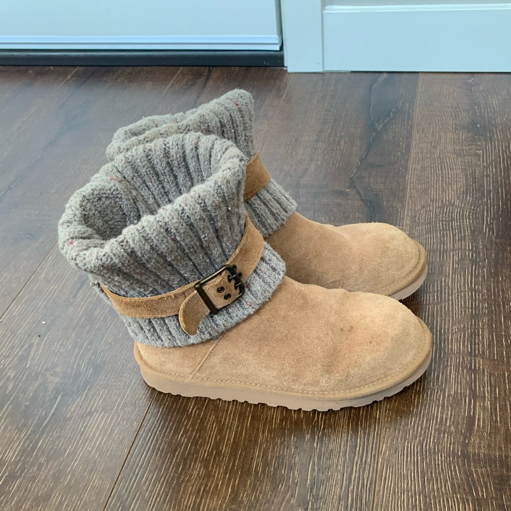 SOLD: Ugg Cambridge boots. Very comfy. Good condition.
